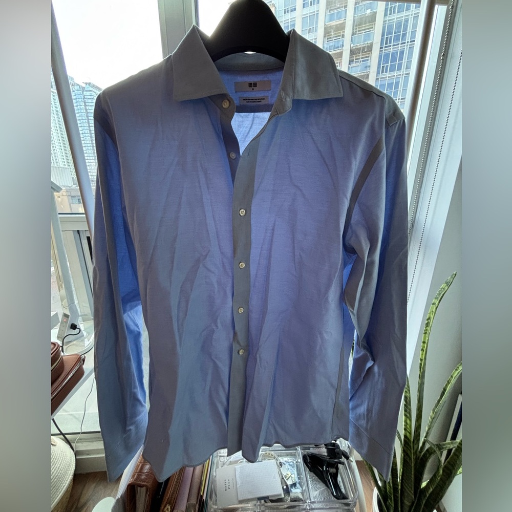 Uniqlo | Light Blue Dress Shirt